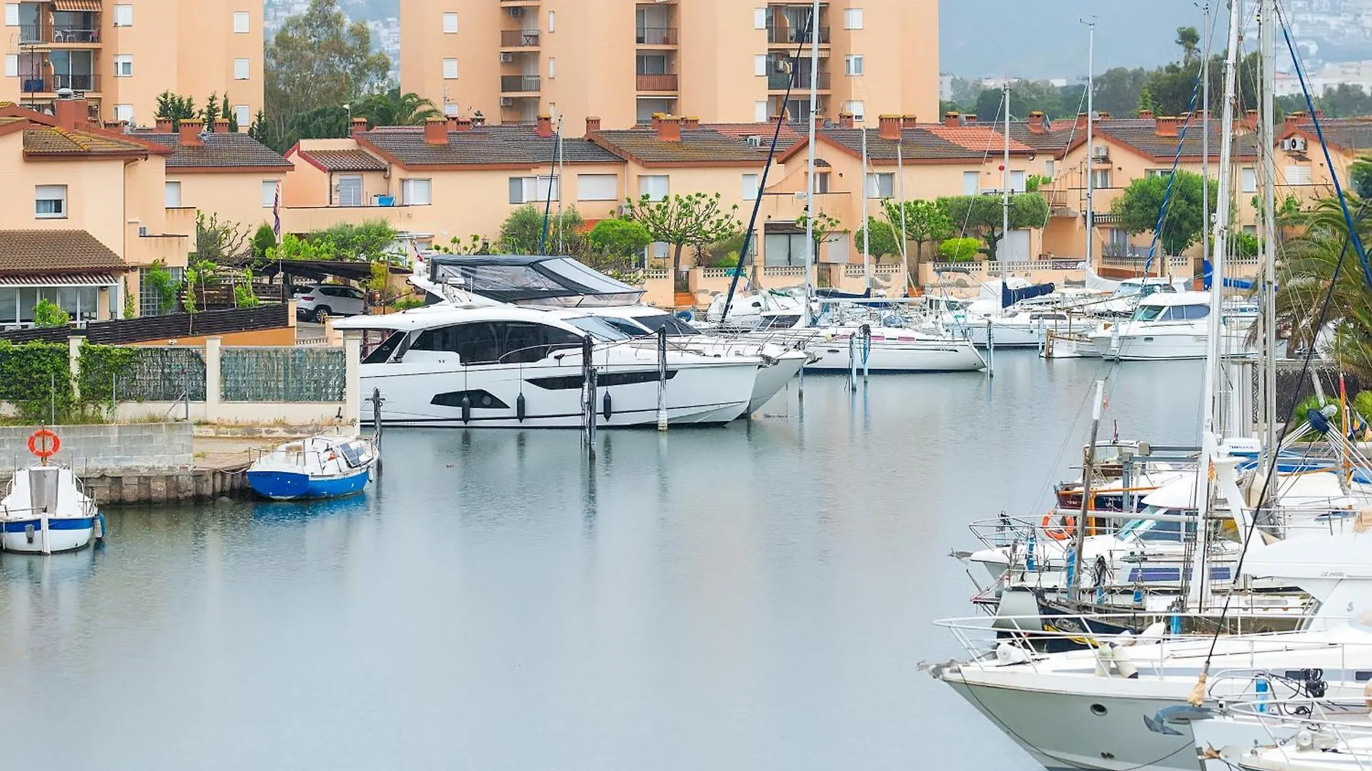 Διαμέρισμα Welcs Apartamento 246 Emp Con Vistas Al Canal Ρόζες